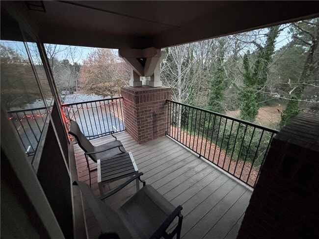 Building Photo - 833 Old Greenville Hwy