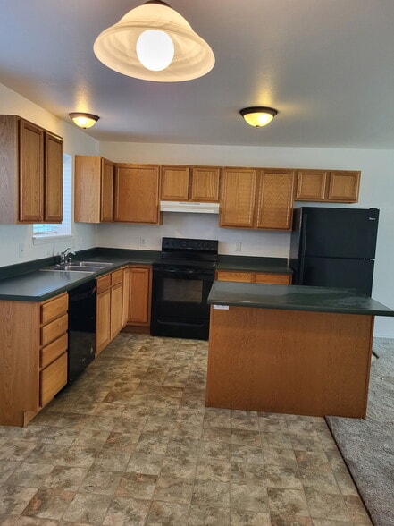 Building Photo - 702 Mantle Dr
