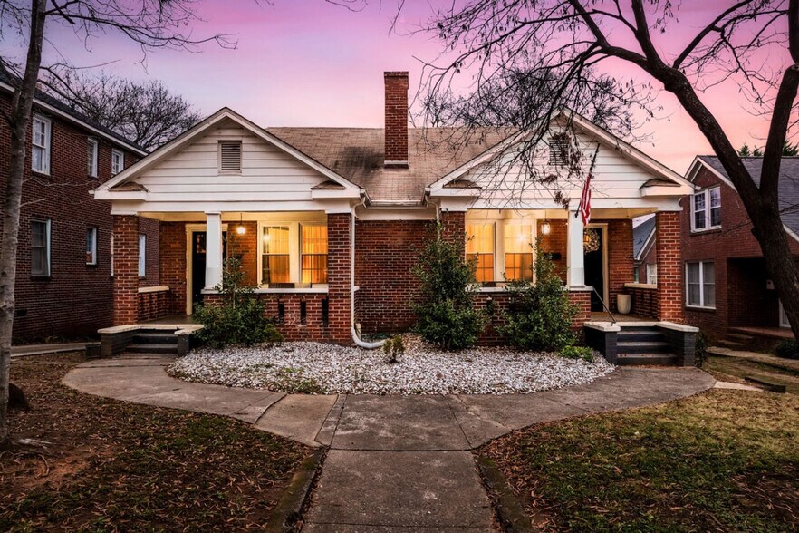 Building Photo - 715 Grandin Rd