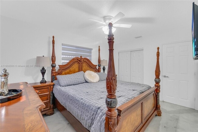 Building Photo - 3145 W 71st Pl