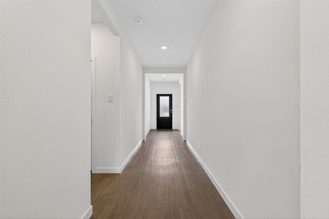 Building Photo - 28622 Great Saddle Trl