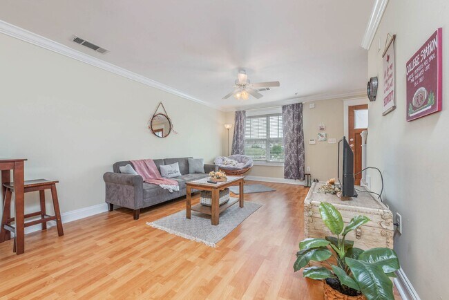 Building Photo - PRE-LEASE August 2026!!! 2/2.5 in The Wood...