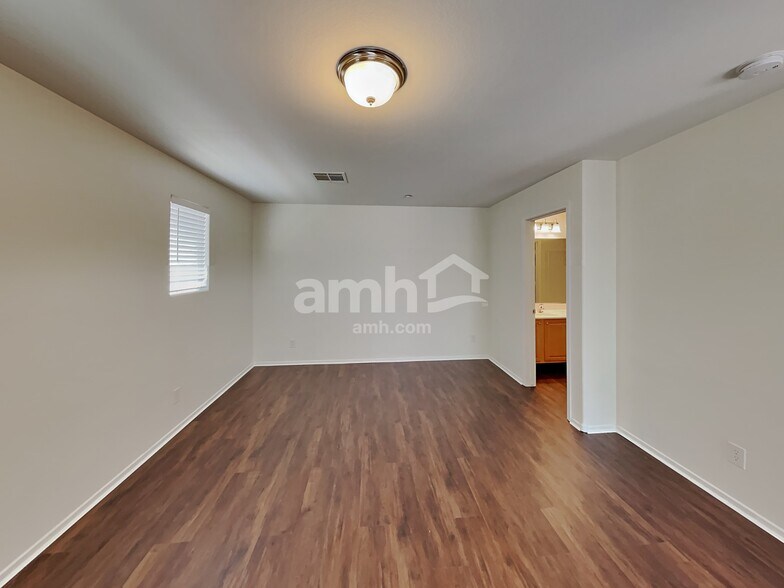 Building Photo - 7601 Seda Ct