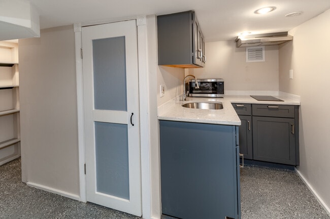 Building Photo - 59 S Franklin St