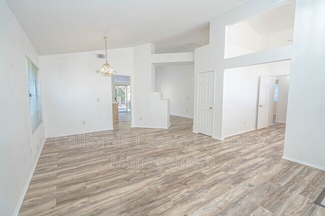 Building Photo - 39839 Tesoro Ln