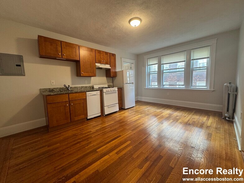 Building Photo - 1630 Commonwealth Ave