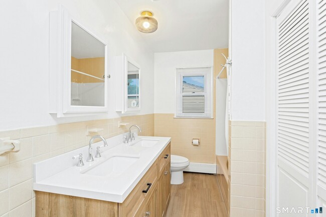 Building Photo - 2090 Madison Ave