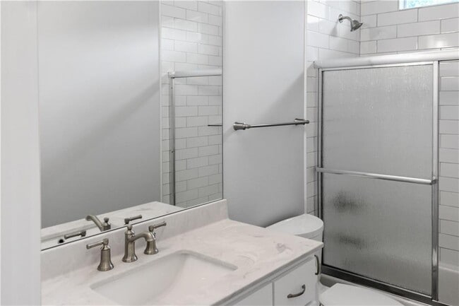 Building Photo - 905 Wayne St