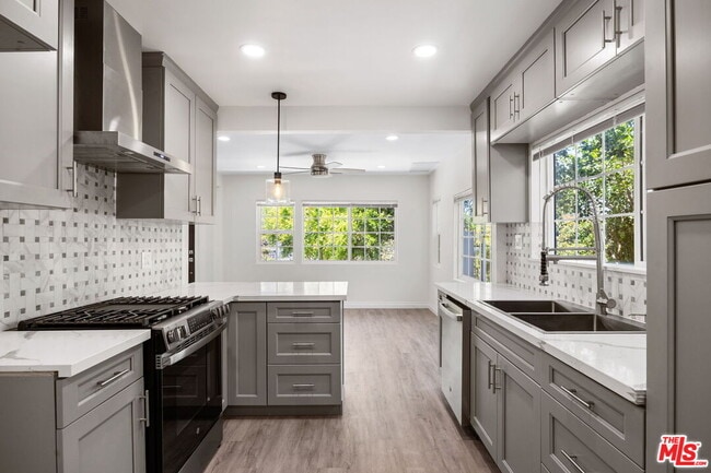 Building Photo - 1342 Mohawk St