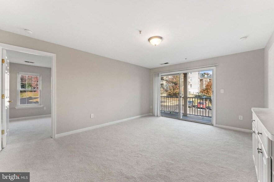 Building Photo - 1060 Gardenview Loop