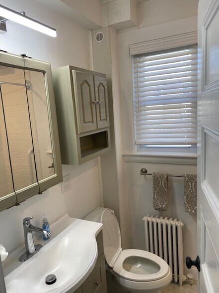 Building Photo - 264 Washington St