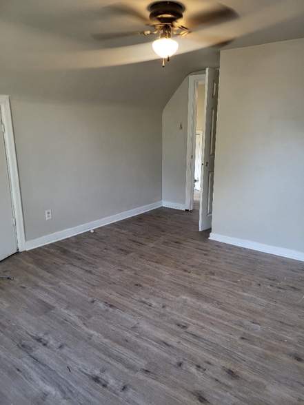 Building Photo - 357 S Gordon Ave