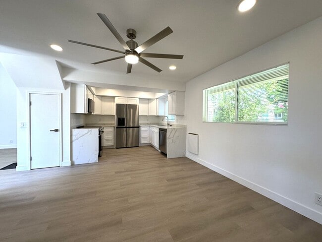 Building Photo - 401-405 Westbourne St