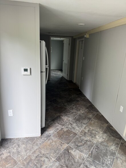 Building Photo - 23 Meadowview Ln