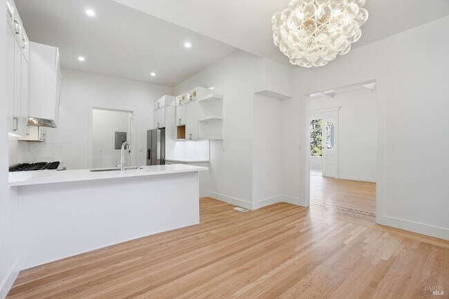 Building Photo - 172 Bella Vista Ave