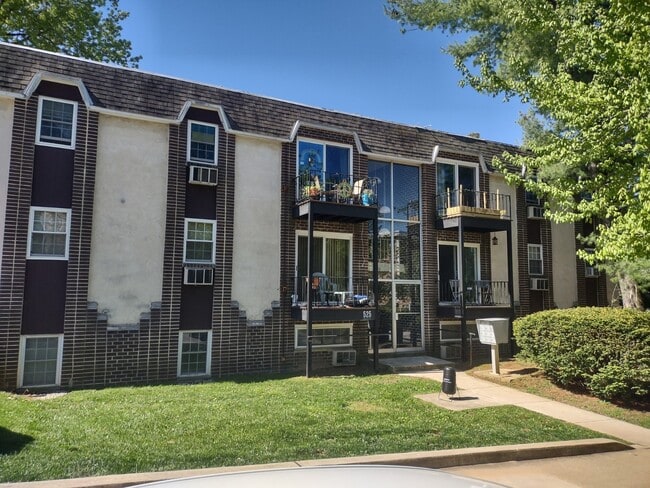 Building Photo - 525 N Jackson St