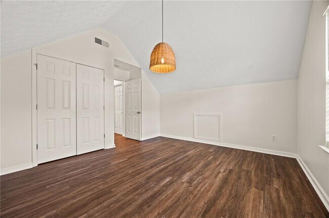 Building Photo - 211 Millstone Dr