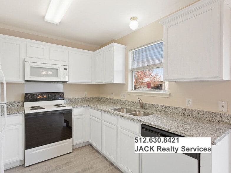 Building Photo - 115 Bell Meadows Dr