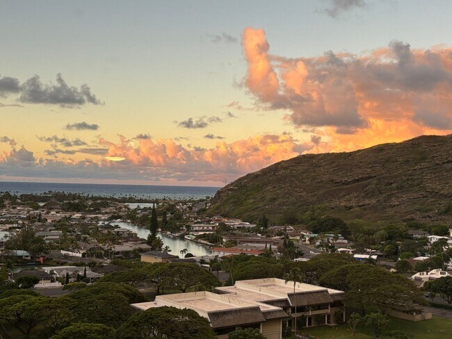 Building Photo - Commodore Condo Hawaii Kai