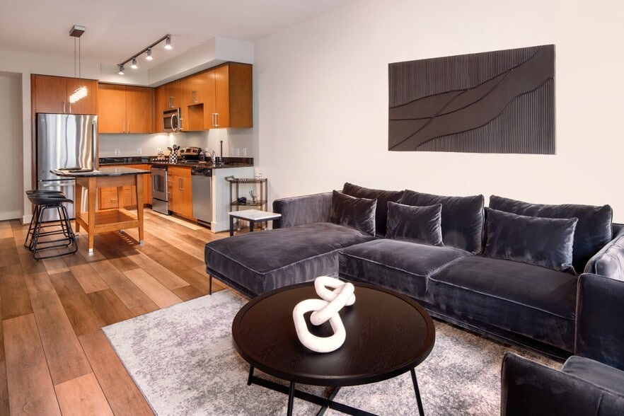 Primary Photo - Flats 130 at Constitution Square