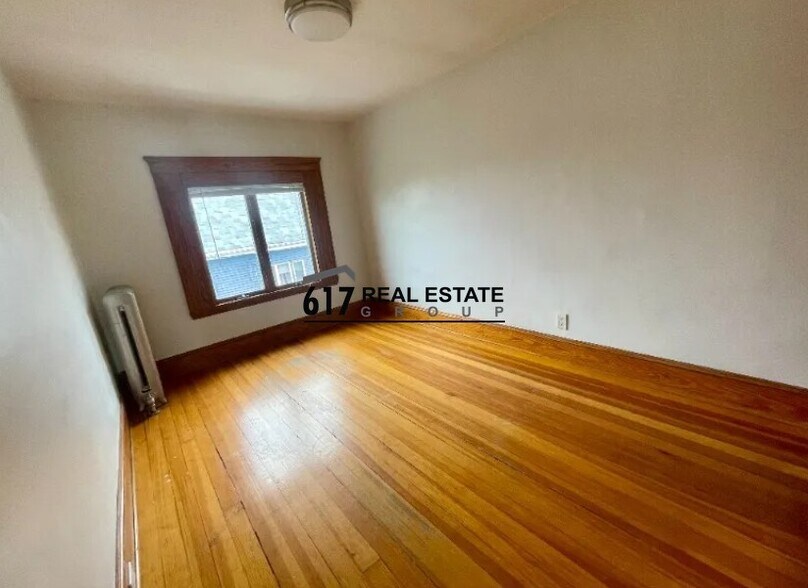 Building Photo - 449 Broadway