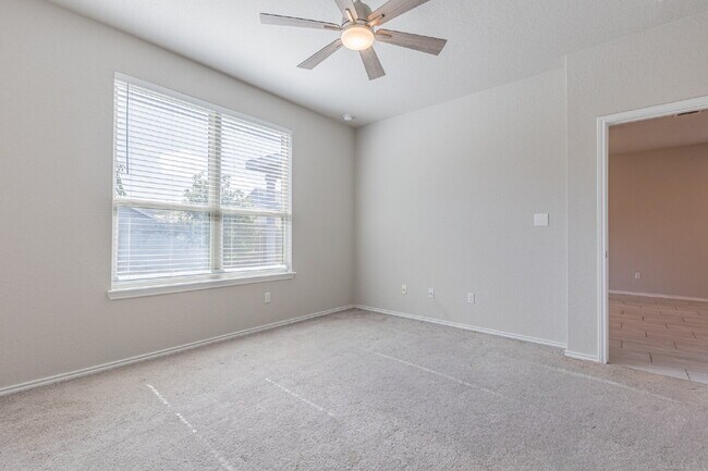 Building Photo - 10110 Jardin Verde