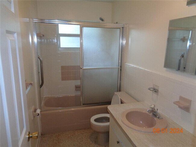 Building Photo - 508 Camelia Ln