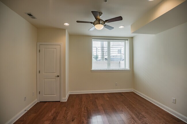 Building Photo - 1619 Ogden St