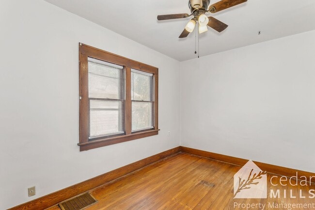 Building Photo - 130 S Charles St