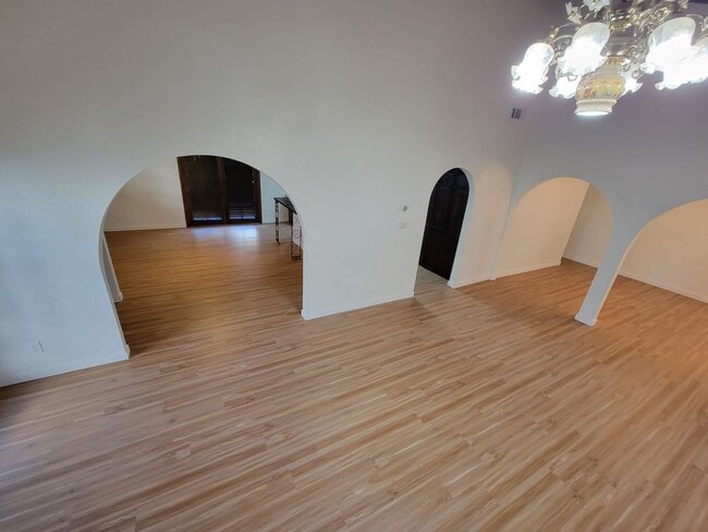 Building Photo - Torrance - 3 bd / 2 ba Home! GREAT LOCATION!!