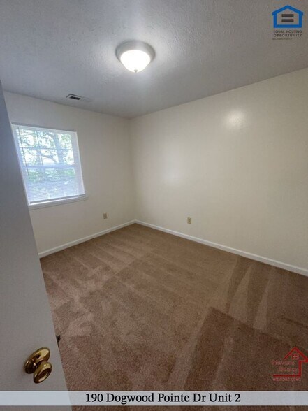Building Photo - 190 Dogwood Pointe Dr