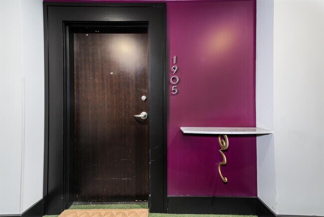 Building Photo - 300-314 N Broadway