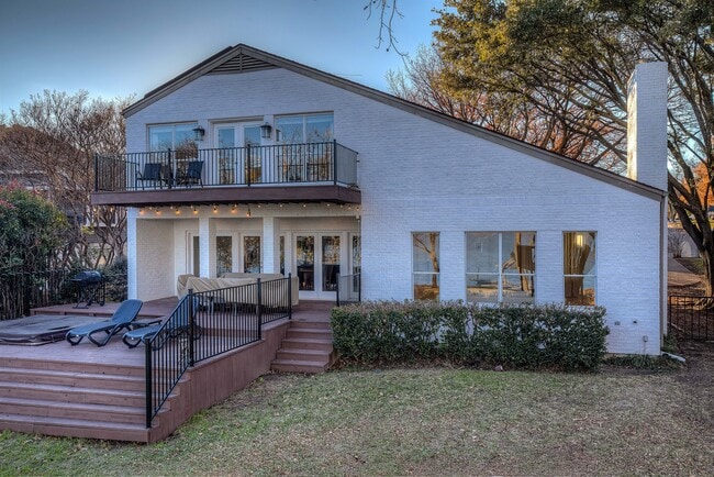 Building Photo - 8402 Columbia Dr