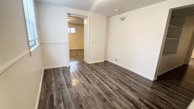 Building Photo - 2487 S 800 E