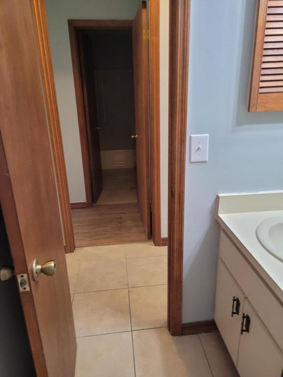 Building Photo - 2701 NE 10th St