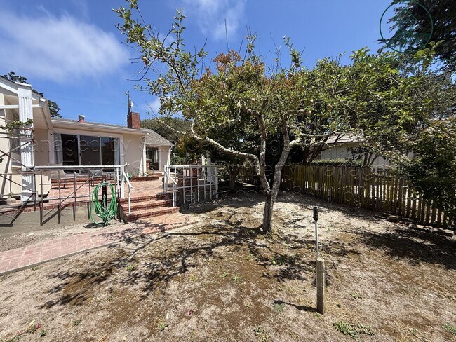 Building Photo - Recently Updated Three Bedroom Upper Hatton Fields Home