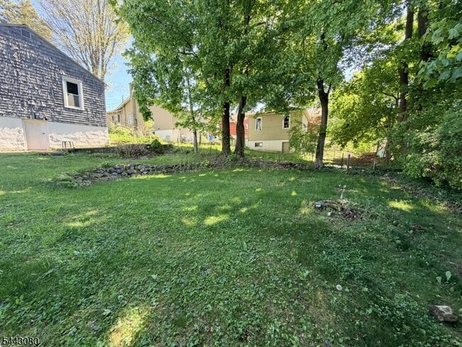 Building Photo - 28 Mabie St