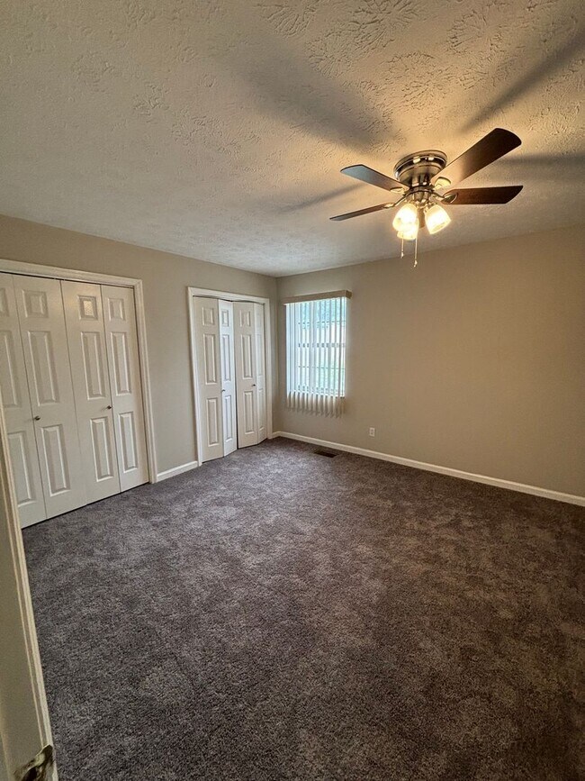 Building Photo - 6902 Kings Crossing Way