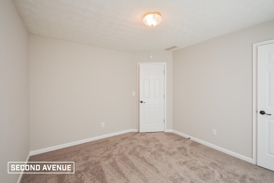 Building Photo - 125 Flowers Dr
