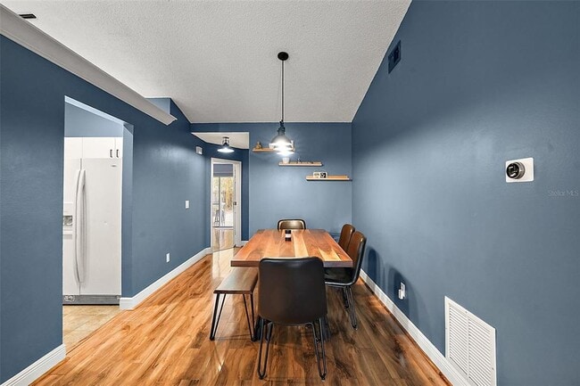 Building Photo - 9427 Daney St