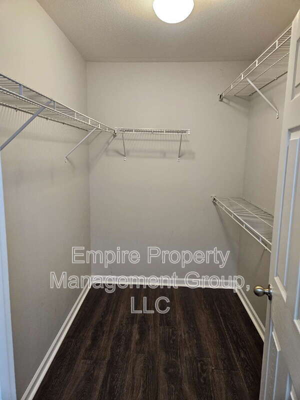 Building Photo - 216 Sunday Silence Ln