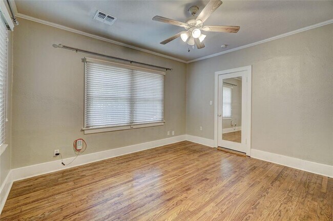Building Photo - 3711 N Military Ave