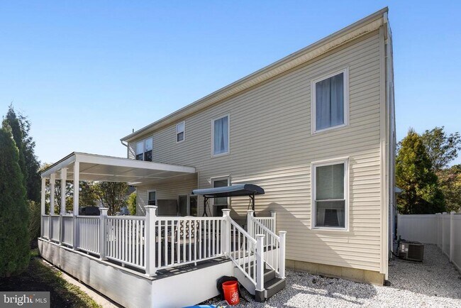 Building Photo - 105 Quarterhorse Ct