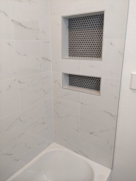 Building Photo - 3318 W 157th St