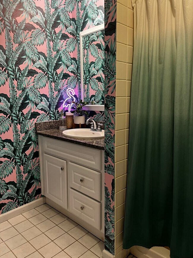 Building Photo - 1400 Hartford Tpke