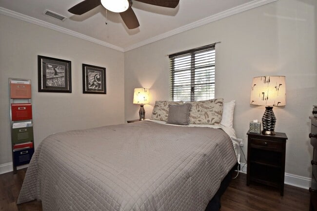 Building Photo - 2 Bed | 1 Bath near SODO
