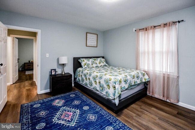 Building Photo - 3802 Cedar Dr