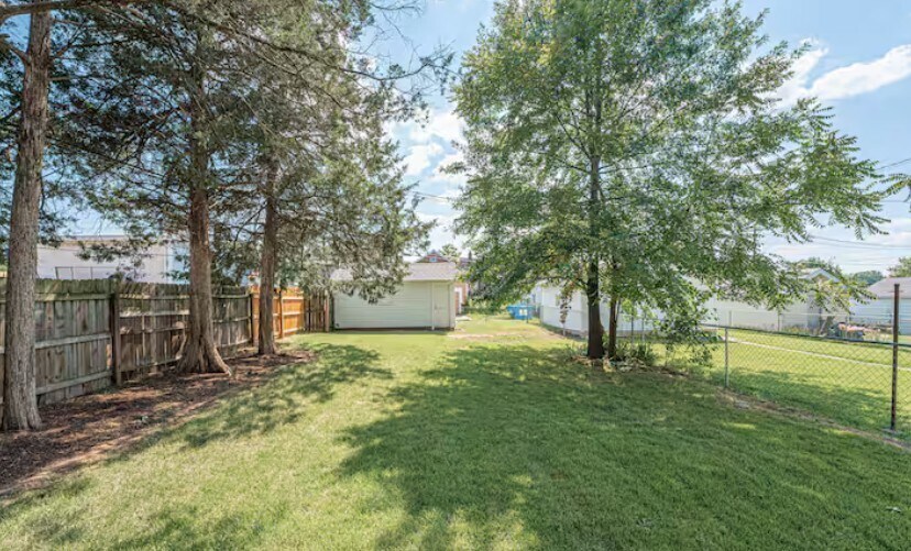 Building Photo - 4316 Tyrolean Ave