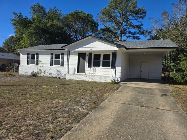 Primary Photo - NEW LISTING!!!!!