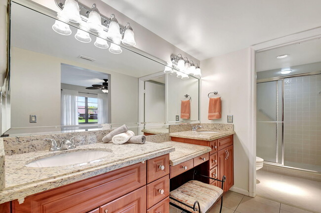 Building Photo - 6025 Parkwalk Dr